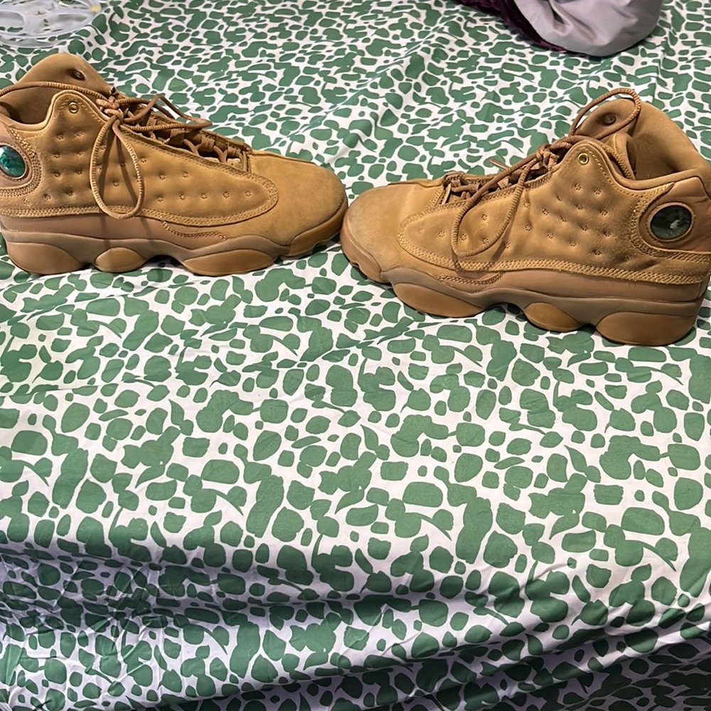 size 6.5 Wheat Jordan 13s